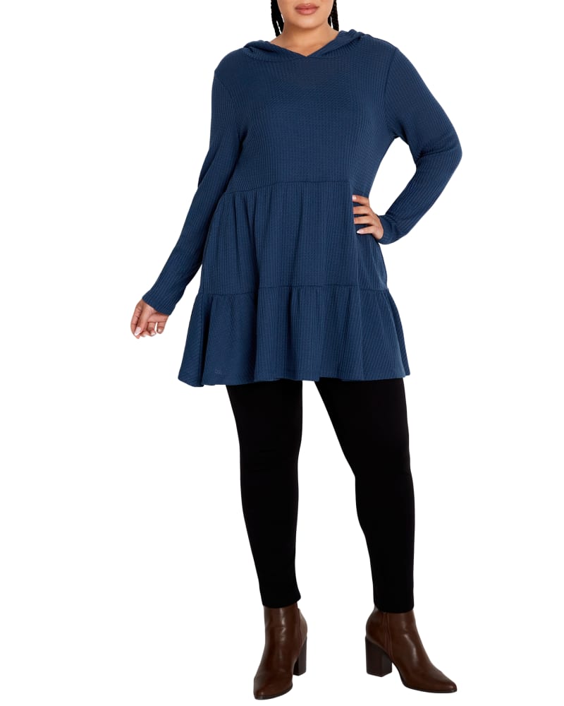 Front of a model wearing a size 20 TUNIC NOLA WAFFLE in Steel by avenue. | dia_product_style_image_id:322820